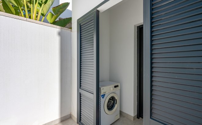 Resale - Villa -
Orihuela Costa - Costa Blanca