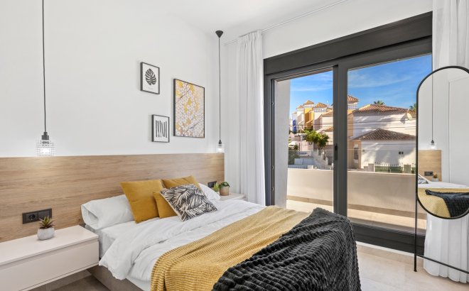 Resale - Villa -
Orihuela Costa - Costa Blanca