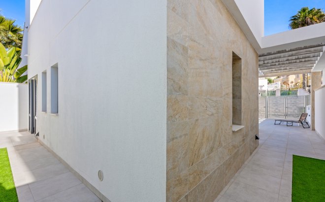 Resale - Villa -
Orihuela Costa - Costa Blanca