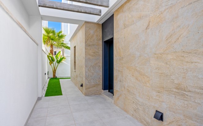 Resale - Villa -
Orihuela Costa - Costa Blanca