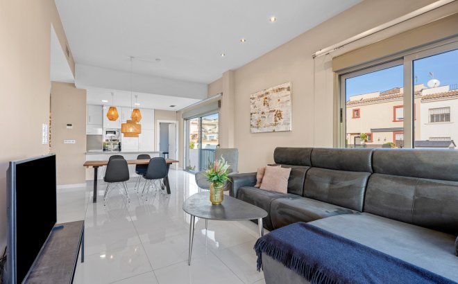 Resale - Villa -
Villamartin - Costa Blanca