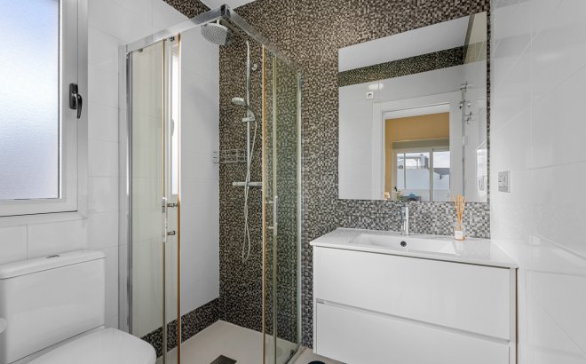 Resale - Villa -
Villamartin - Costa Blanca