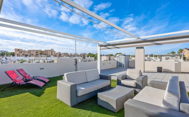 Resale - Villa -
Villamartin - Costa Blanca