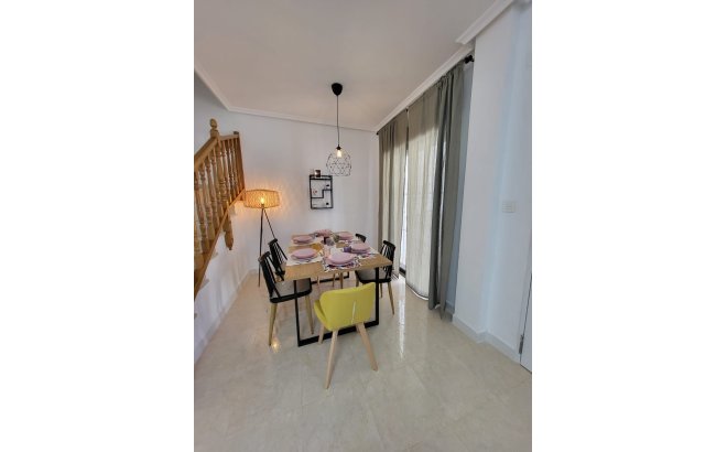 Resale - Town House -
Villamartin - Costa Blanca