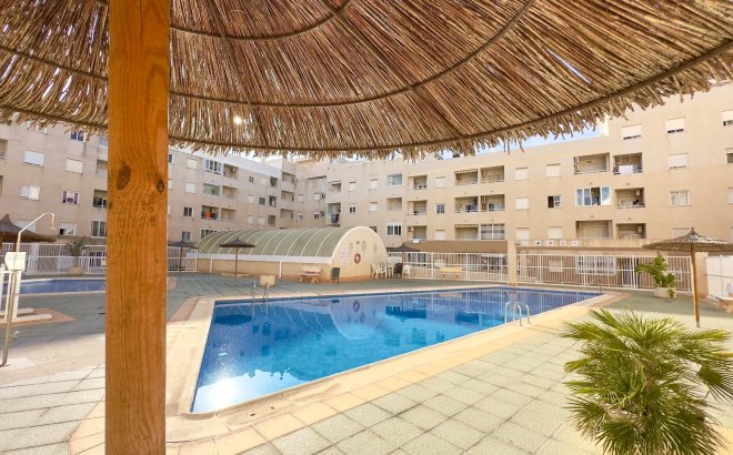 Resale - Apartment -
Torrevieja - Centro