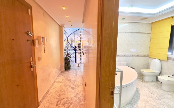 Resale - Penthouse -
Torrevieja - Centro