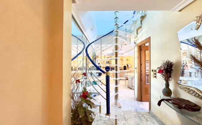 Resale - Penthouse -
Torrevieja - Centro