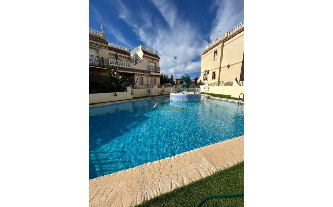 Resale - Dúplex -
Orihuela Costa - Los Almendros-la Florida