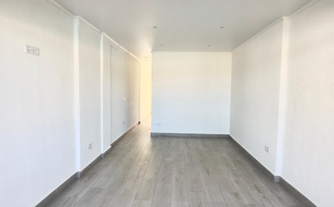 Resale - Town House -
Torrevieja - La Mata