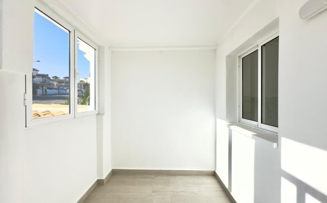 Resale - Town House -
Torrevieja - La Mata