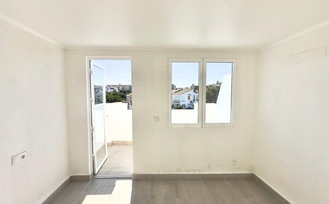 Resale - Town House -
Torrevieja - La Mata