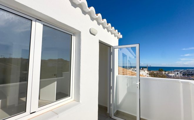 Resale - Town House -
Torrevieja - La Mata