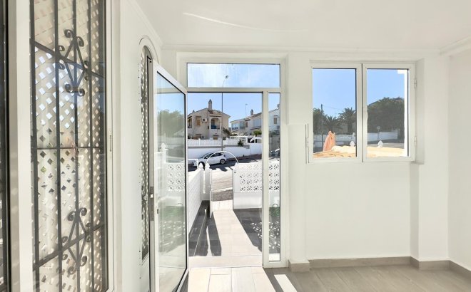 Resale - Town House -
Torrevieja - La Mata