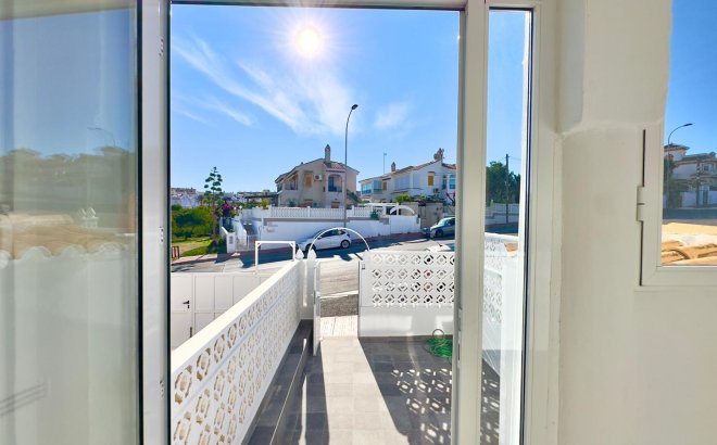 Resale - Town House -
Torrevieja - La Mata