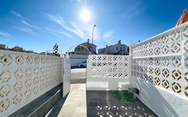 Resale - Town House -
Torrevieja - La Mata