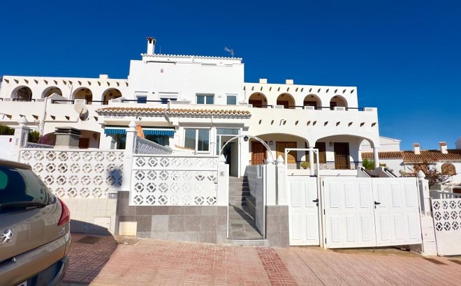 Resale - Town House -
Torrevieja - La Mata