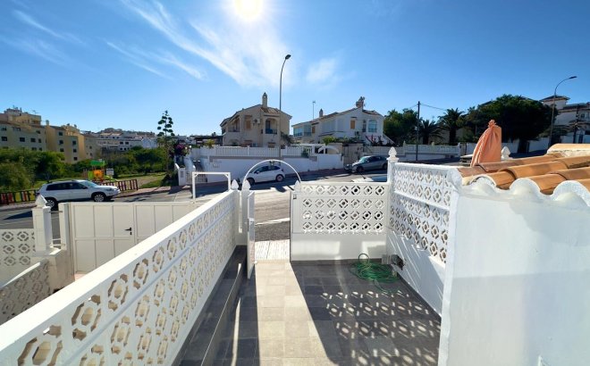 Resale - Town House -
Torrevieja - La Mata