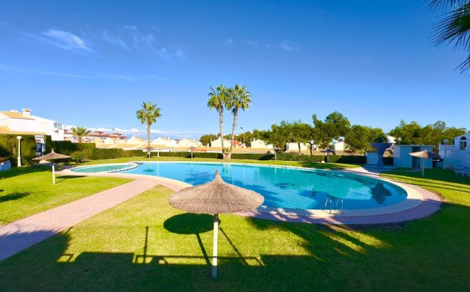 Resale - Town House -
Torrevieja - La Mata
