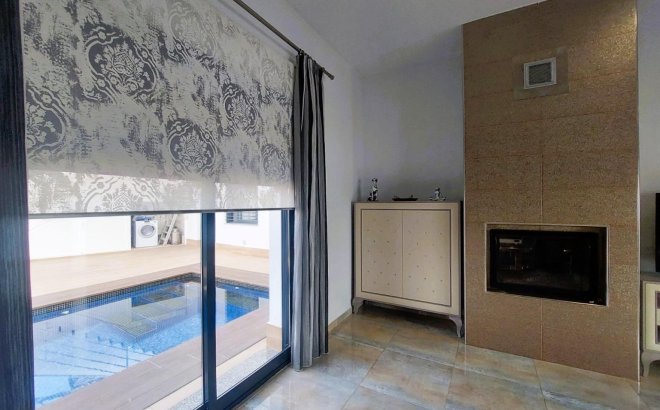 Resale - Villa -
Pilar de la Horadada - Costa Blanca