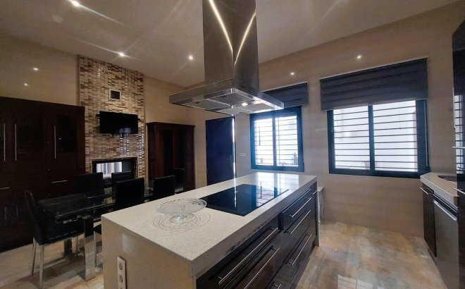 Resale - Villa -
Pilar de la Horadada - Costa Blanca