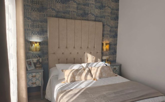 Resale - Villa -
Pilar de la Horadada - Costa Blanca