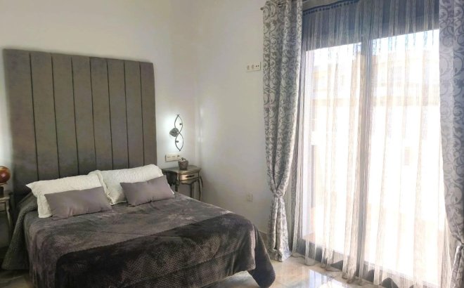 Resale - Villa -
Pilar de la Horadada - Costa Blanca