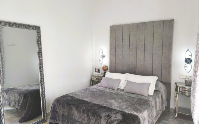 Resale - Villa -
Pilar de la Horadada - Costa Blanca