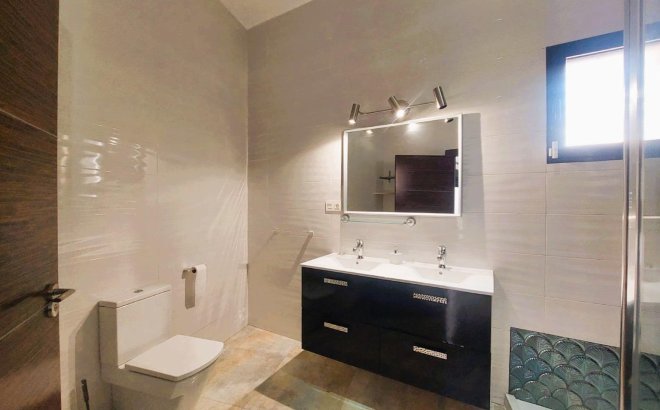 Resale - Villa -
Pilar de la Horadada - Costa Blanca