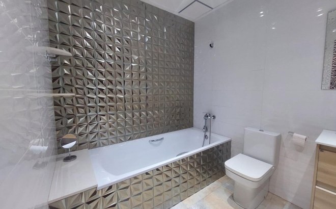 Resale - Villa -
Pilar de la Horadada - Costa Blanca