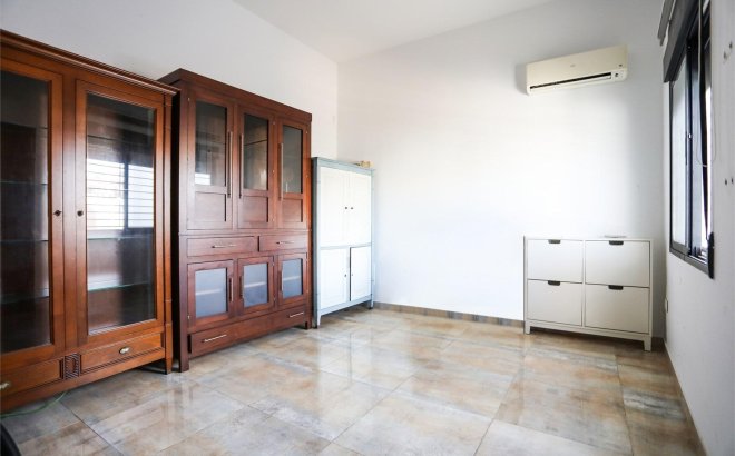 Resale - Villa -
Pilar de la Horadada - Costa Blanca