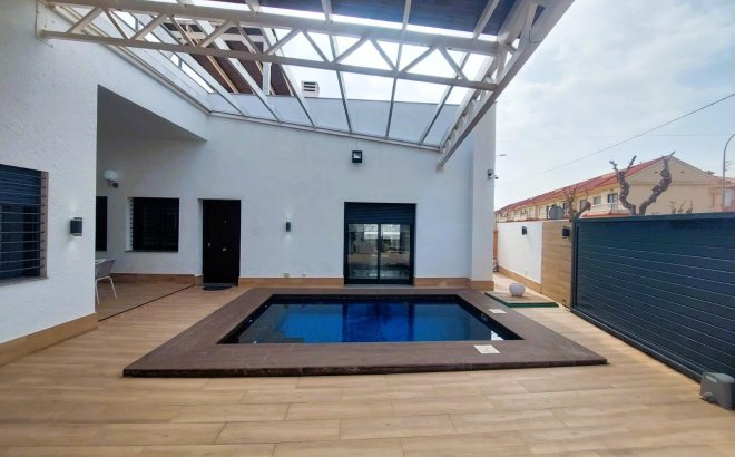 Resale - Villa -
Pilar de la Horadada - Costa Blanca