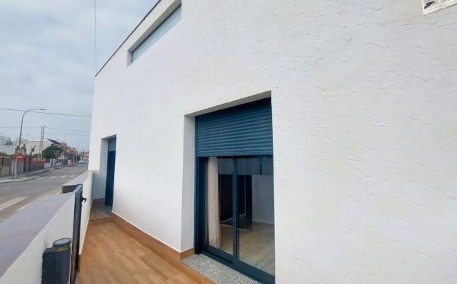 Resale - Villa -
Pilar de la Horadada - Costa Blanca