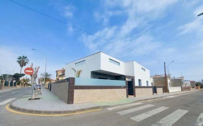 Resale - Villa -
Pilar de la Horadada - Costa Blanca