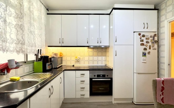 Resale - Apartment -
Torrevieja - Centro