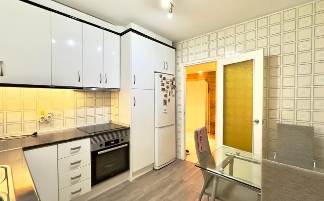 Resale - Apartment -
Torrevieja - Centro