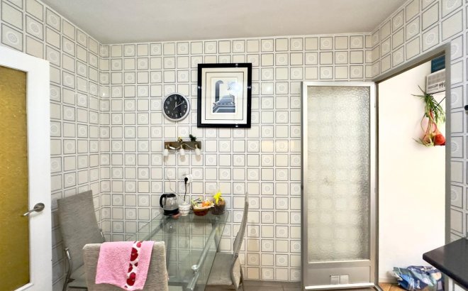 Resale - Apartment -
Torrevieja - Centro