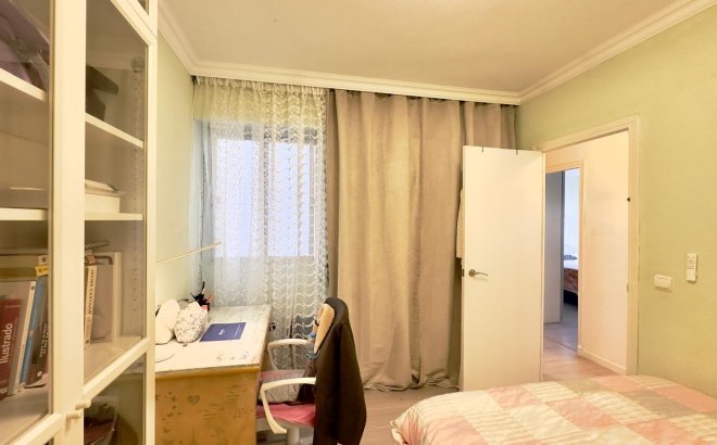 Resale - Apartment -
Torrevieja - Centro