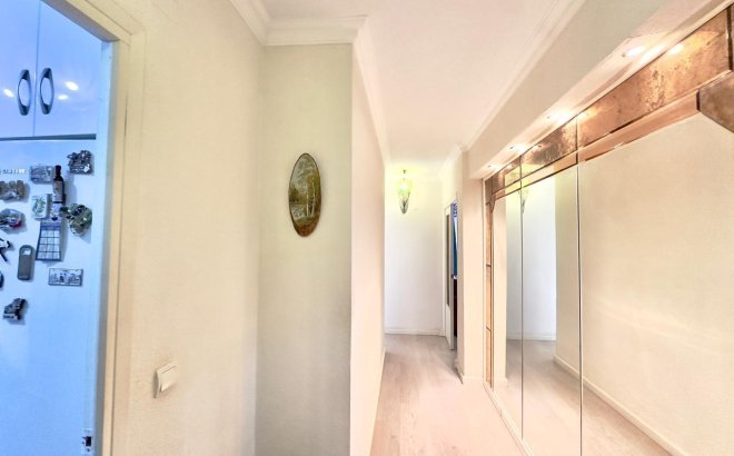 Resale - Apartment -
Torrevieja - Centro