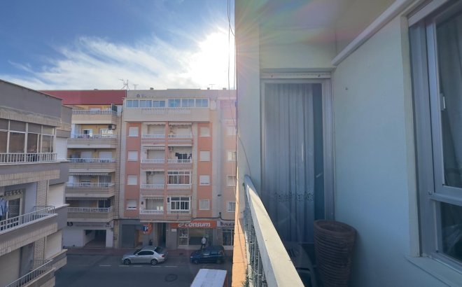 Resale - Apartment -
Torrevieja - Centro