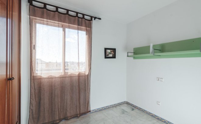 Resale - Apartment -
Torrevieja - Playa de los Locos