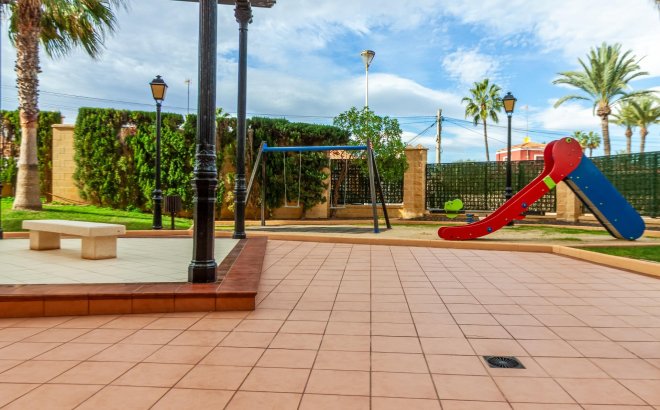 Resale - Apartment -
Torrevieja - Playa de los Locos