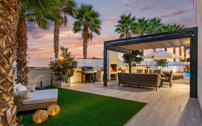 Resale - Villa -
Cabo Roig - Costa Blanca