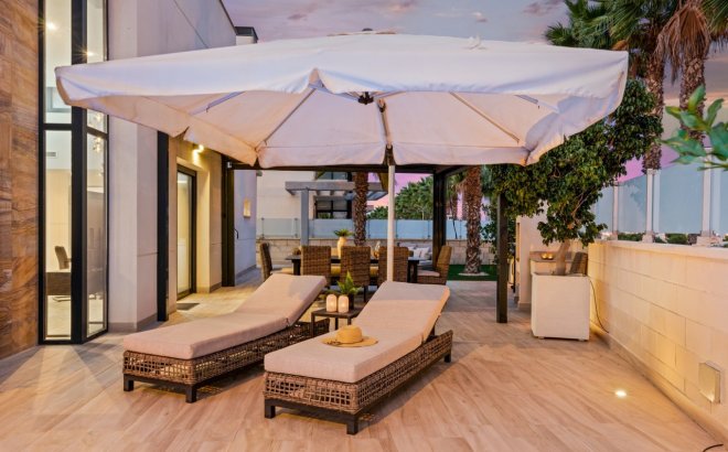 Resale - Villa -
Cabo Roig - Costa Blanca