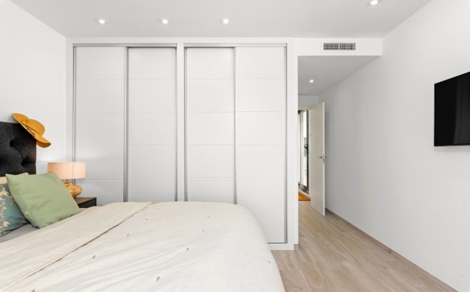 Resale - Villa -
Cabo Roig - Costa Blanca