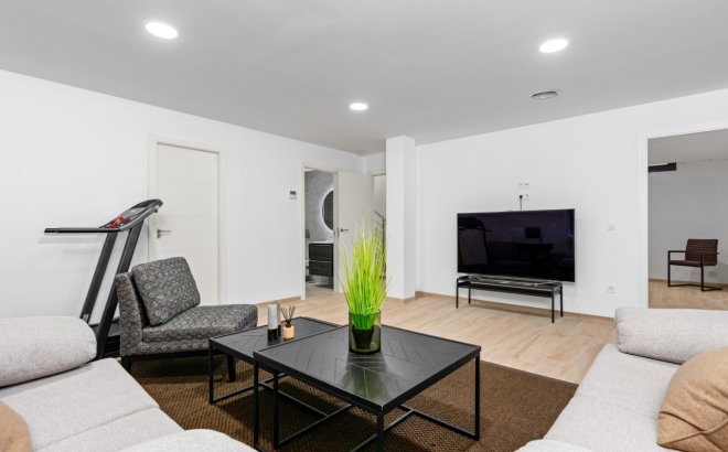 Resale - Villa -
Cabo Roig - Costa Blanca