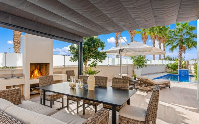 Resale - Villa -
Cabo Roig - Costa Blanca