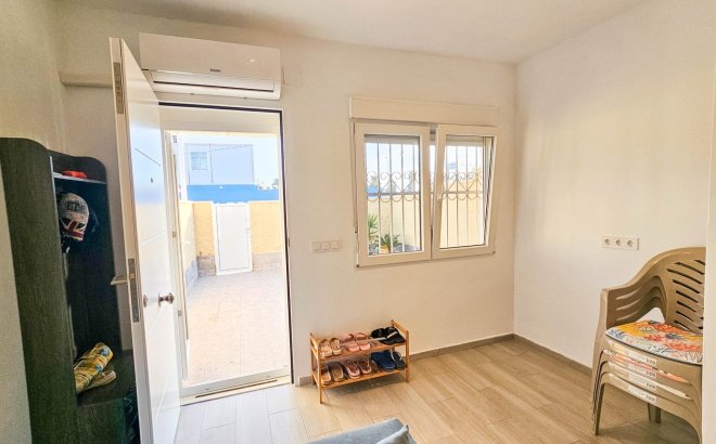 Resale - Town House -
Torrevieja - El Limonar