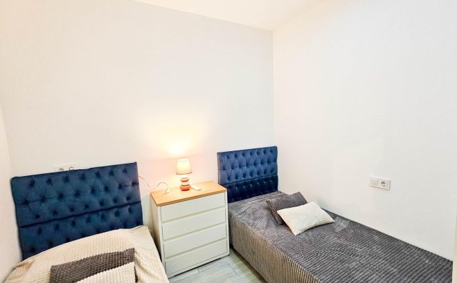 Resale - Town House -
Torrevieja - El Limonar