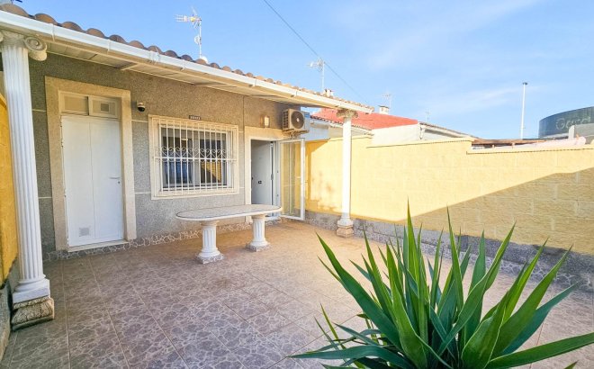 Resale - Town House -
Torrevieja - El Limonar