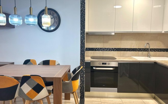 Herverkoop - Appartement -
Torrevieja - Playa del Cura